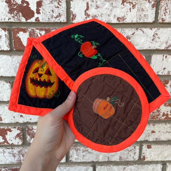 🦞3/$30🦞 Handmade | Halloween Fall Pumpkin Embroidered Pot Holders Hot Pads | 3pc - Picture 2 of 9